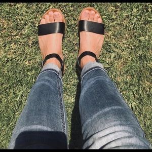 Universal Thread Nyla Ankle Strap Sandals